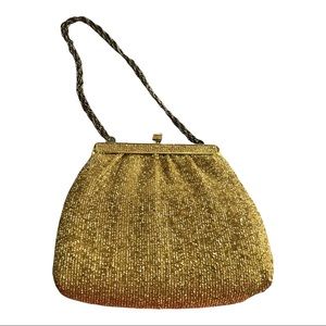 VINTAGE: NOT YOUR GRANNY’S CLUTCH 👵🏻👛💛